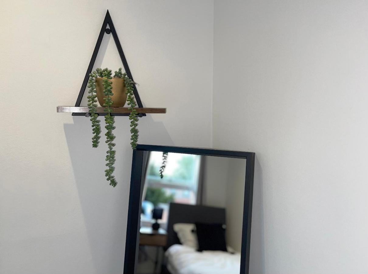 Watch Changing Of The Guard And Walk To The Castle! 2 Bedroom Appartement *